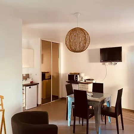 Le Mas Du Soleil Apartment *