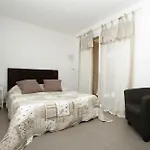 Le Mas Du Soleil Apartment