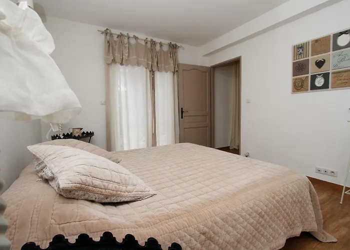 Le Mas Du Soleil Apartment